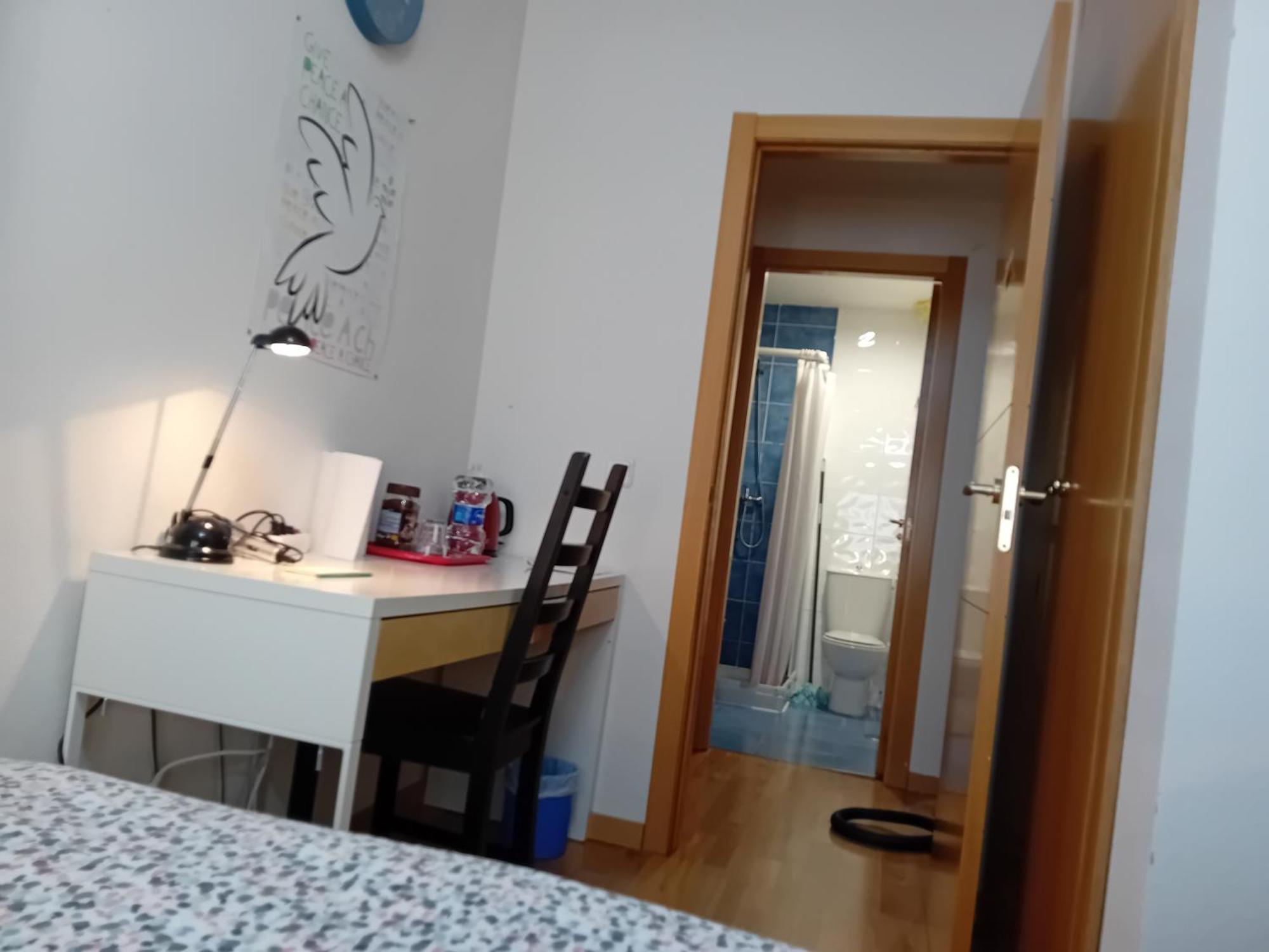 Habitaciones Individuales Wifi Tv Microondas Cerca Del Aeropuerto Madrid Habitacion Grande Wc Privado O Habitacion Pequena Wc Compartido Muy Tranquilas Bien Comunicadas Tren Metro Bus Facil Aparcamiento San Sebastián de los Reyes Buitenkant foto