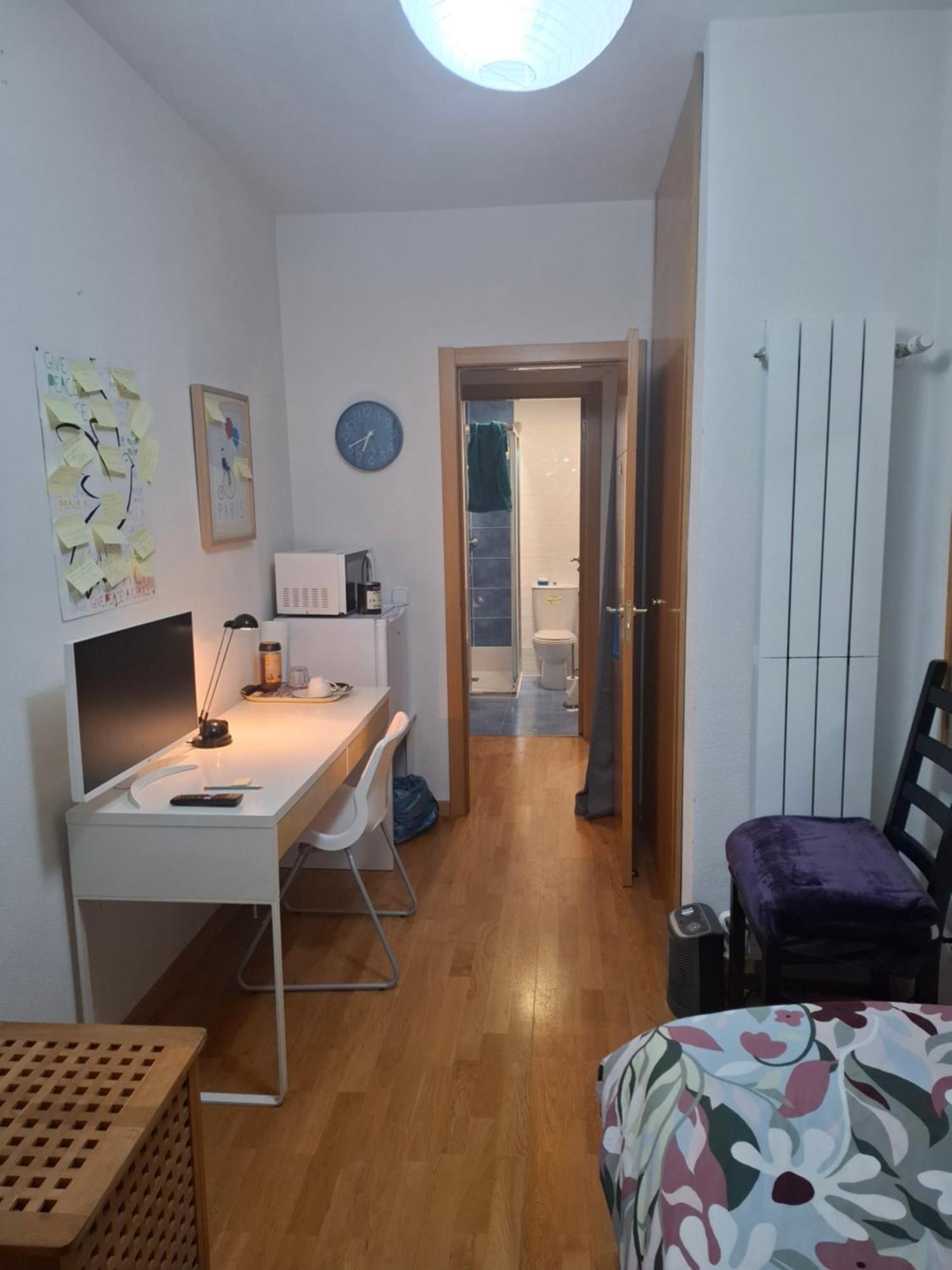Habitaciones Individuales Wifi Tv Microondas Cerca Del Aeropuerto Madrid Habitacion Grande Wc Privado O Habitacion Pequena Wc Compartido Muy Tranquilas Bien Comunicadas Tren Metro Bus Facil Aparcamiento San Sebastián de los Reyes Buitenkant foto