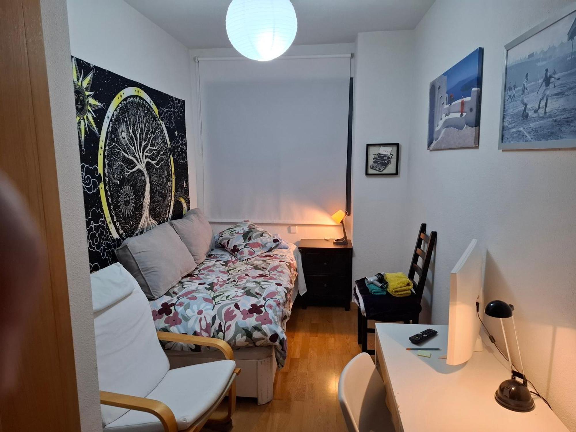 Habitaciones Individuales Wifi Tv Microondas Cerca Del Aeropuerto Madrid Habitacion Grande Wc Privado O Habitacion Pequena Wc Compartido Muy Tranquilas Bien Comunicadas Tren Metro Bus Facil Aparcamiento San Sebastián de los Reyes Buitenkant foto